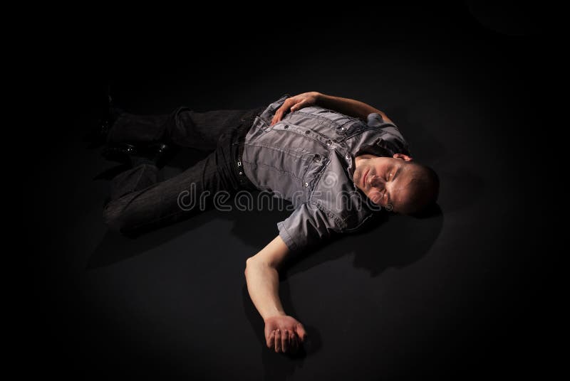 Dead Body Royalty-Free Images, Stock Photos & Pictures