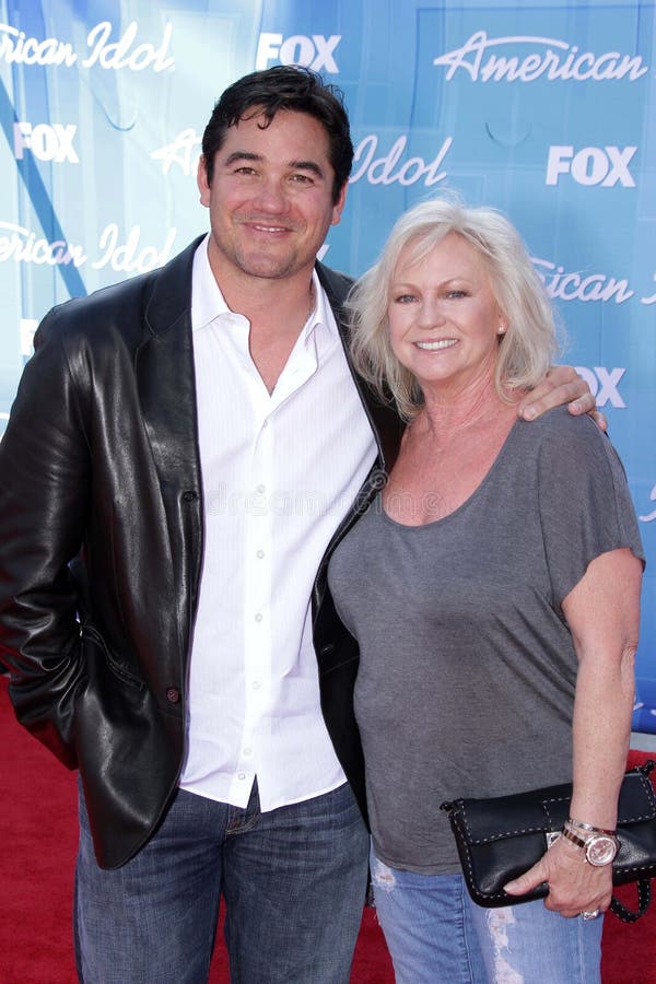 Dean Cain and mom.