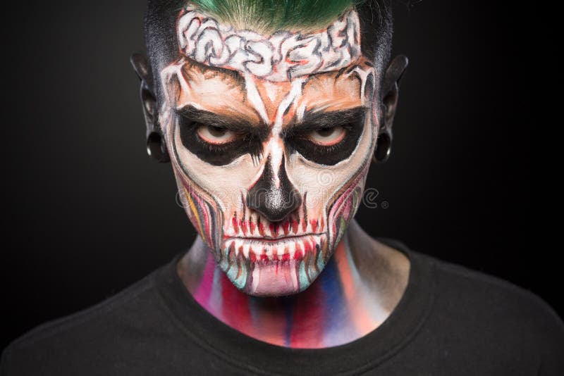 20+ Cool and Scary Halloween Face Painting Ideas  Face painting halloween,  Halloween face paint scary, Halloween makeup