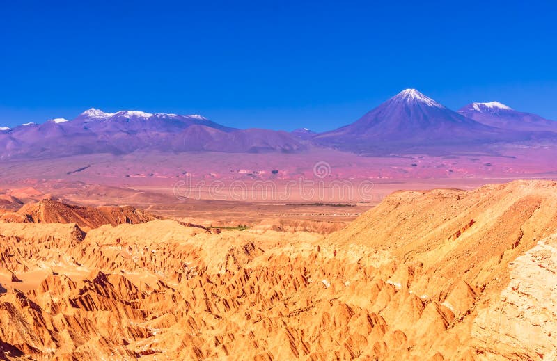 Death Valley volcans dans le désert d'Atacama - le Chili photos libres de droits Death Valley volcans dans le désert d'Atacama - le Chili photos libres de droits