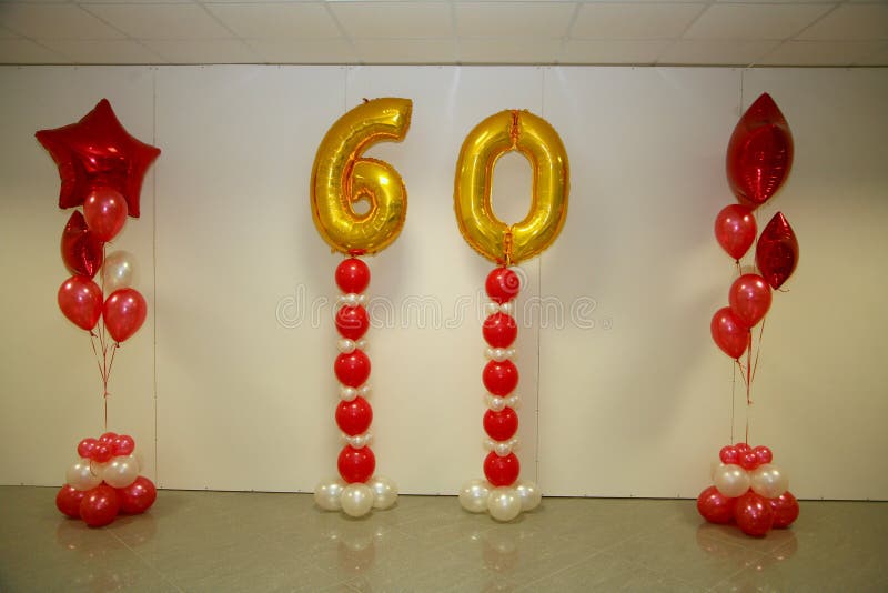 Decoraciones del día de fiesta de la foto de la etapa, de la cortina o de la pared con el número 60 (sesenta) imágenes de archivo libres de regalías Decoraciones del día de fiesta de la foto de la etapa, de la cortina o de la pared con el número 60 (sesenta) imágenes de archivo libres de regalías