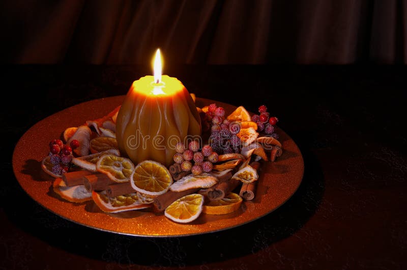 Decoración de la Navidad con la vela imágenes de archivo libres de regalías Decoración de la Navidad con la vela imágenes de archivo libres de regalías
