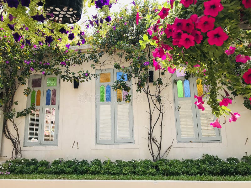 Decorate the Doors and Windows of the Building with Beautiful Stained