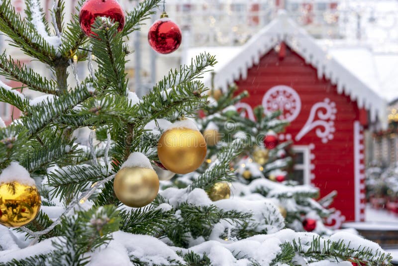 Decorated Christmas Tree on the Background of a Red Fairytale House ...