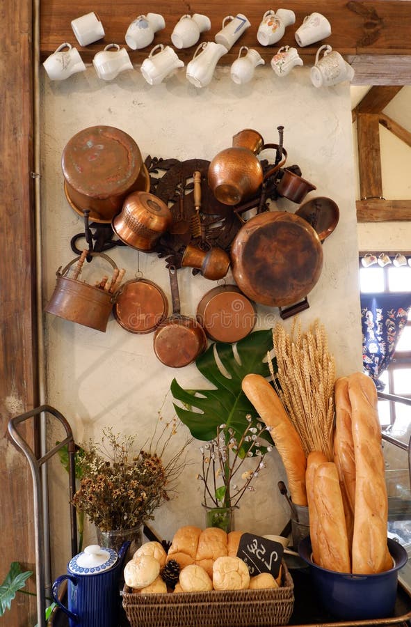 How To Decorate w/ Vintage Kitchen Decor, Rolling Pins & Utensils.