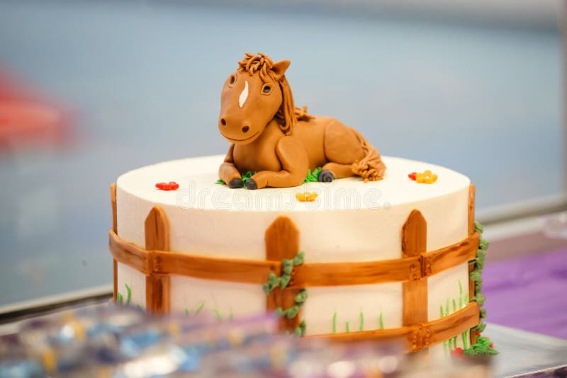 Discover 81+ horse cake images - in.daotaonec