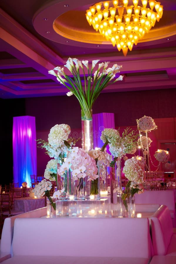 Decorative floral arrangment