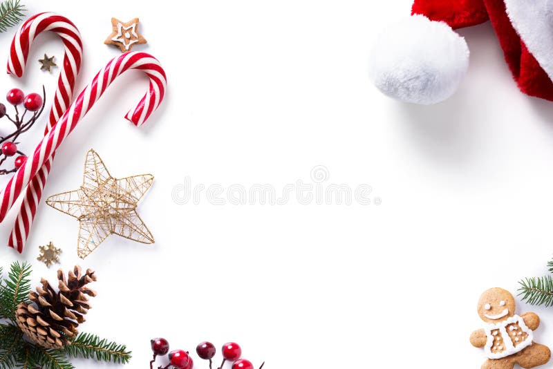 Decorazioni e feste di Natale dolci su fondo bianco