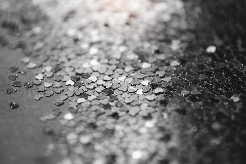 Decoração de corações dos confetes, imagem preto e branco dos Valentim fotografia de stock