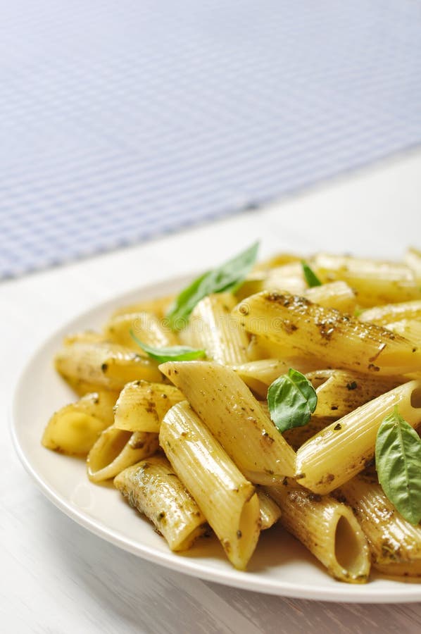 Pasta met pesto stock fotografie