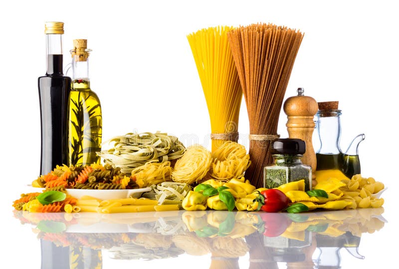 Deegwarentypes en Kokende Ingrediënten op Witte Achtergrond stock foto's Deegwarentypes en Kokende Ingrediënten op Witte Achtergrond stock foto's