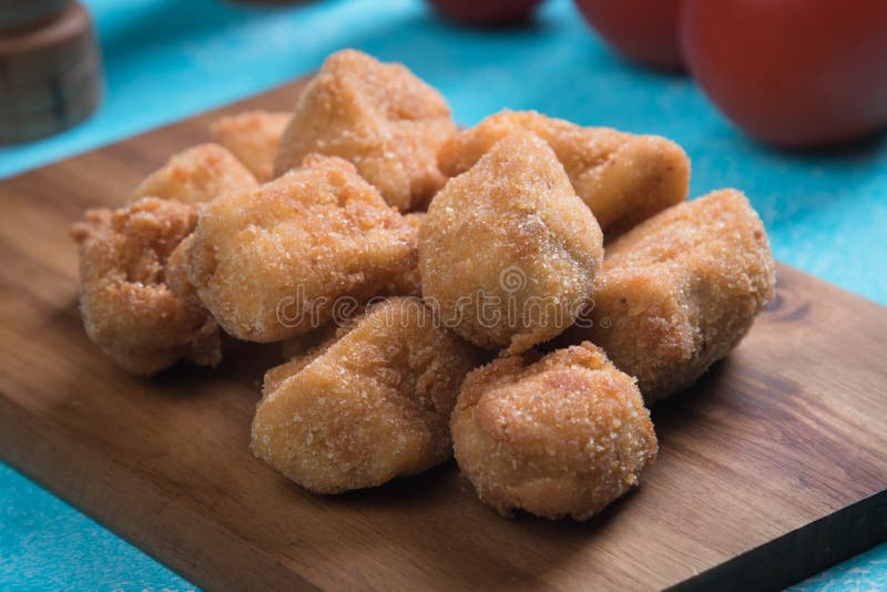 Deep-fried Breaded Chicken Nuggets Stock Image - Image of spicy, drip ...