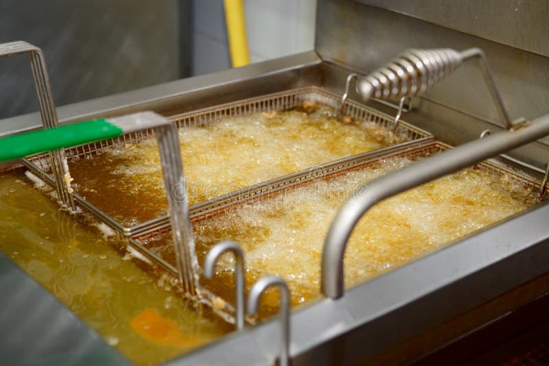 https://thumbs.dreamstime.com/b/deep-fryer-boiling-oil-fast-food-kitchen-35273226.jpg