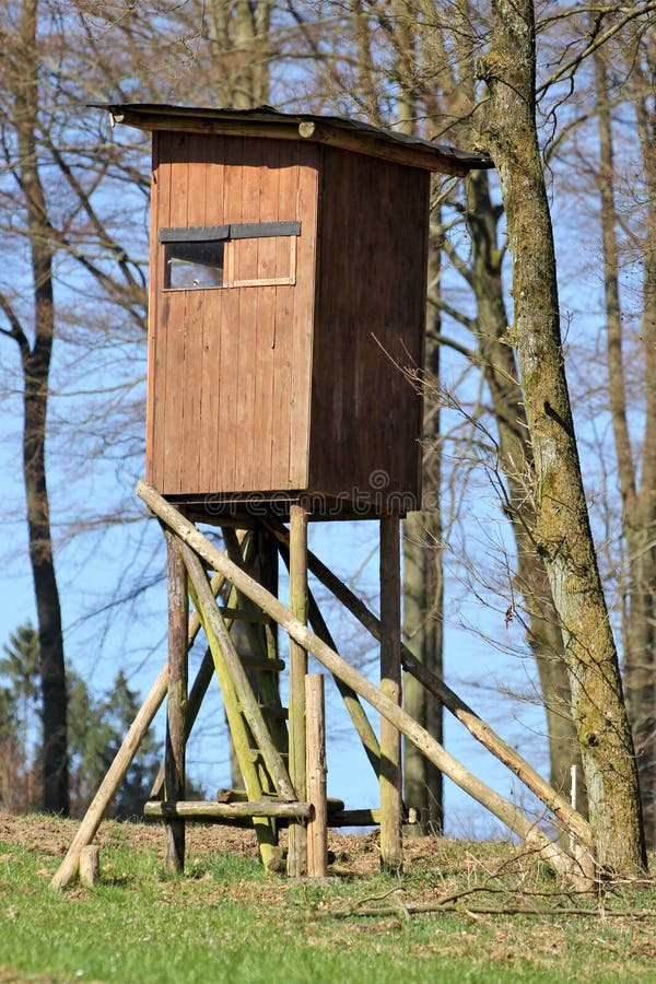 Deer stand stock image. Image of hiding, lurking, hunting 68829763