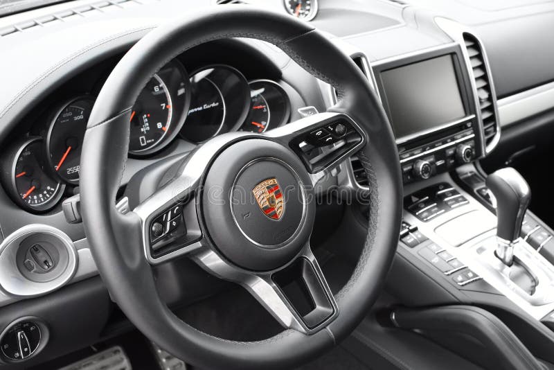 Porsche Cayenne 2016  Sontung Auto