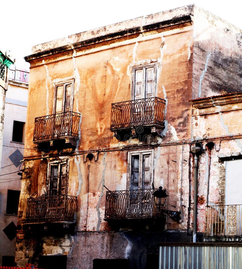 Degrado urbano a Taranto
