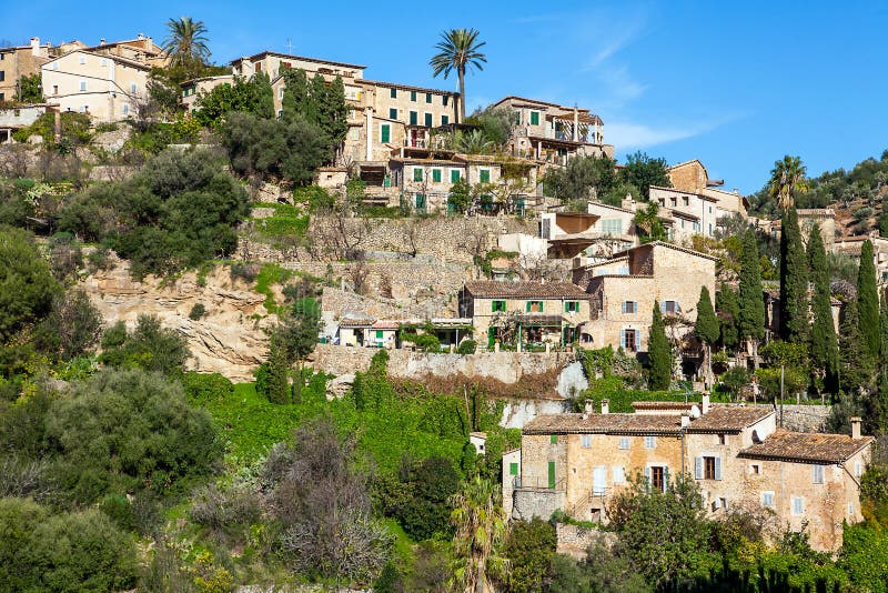 Deia Mallorca Hiszpania widok miasteczko Deia zdjęcia stock Deia Mallorca Hiszpania widok miasteczko Deia zdjęcia stock