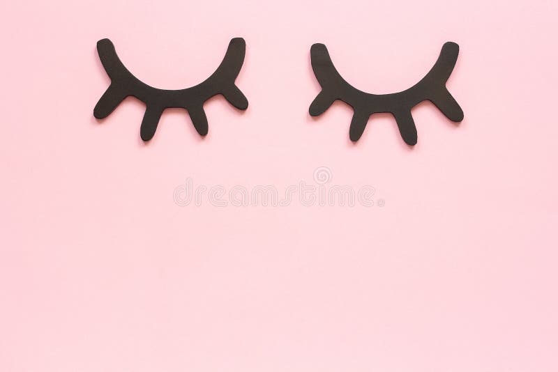 Dekorative Schwarze H Lzerne Wimpern Geschlossene Augen Auf Rosa Hintergrund Kopie Draufsicht Des Konzeptes Gute Nacht Oder Der Stockbild Bild Von Kind Plan 148067413
