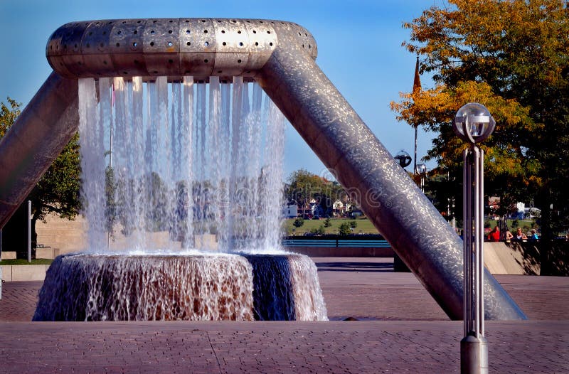 Dekorativer Wasserbrunnen