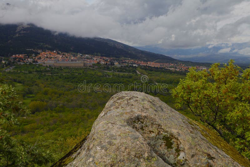 Del Escorial San Lorenzo, Мадрид, Испания, 7-ое мая 2019, взгляд от стула Felipe II стоковые фото Del Escorial San Lorenzo, Мадрид, Испания, 7-ое мая 2019, взгляд от стула Felipe II стоковые фото
