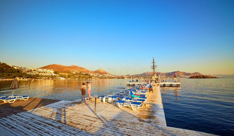 18 del settembre 2017 - Bodrum, la Turchia: Bello paesaggio del mare con cielo blu il giorno soleggiato Estate di vista sul mare fotografia stock 18 del settembre 2017 - Bodrum, la Turchia: Bello paesaggio del mare con cielo blu il giorno soleggiato Estate di vista sul mare fotografia stock