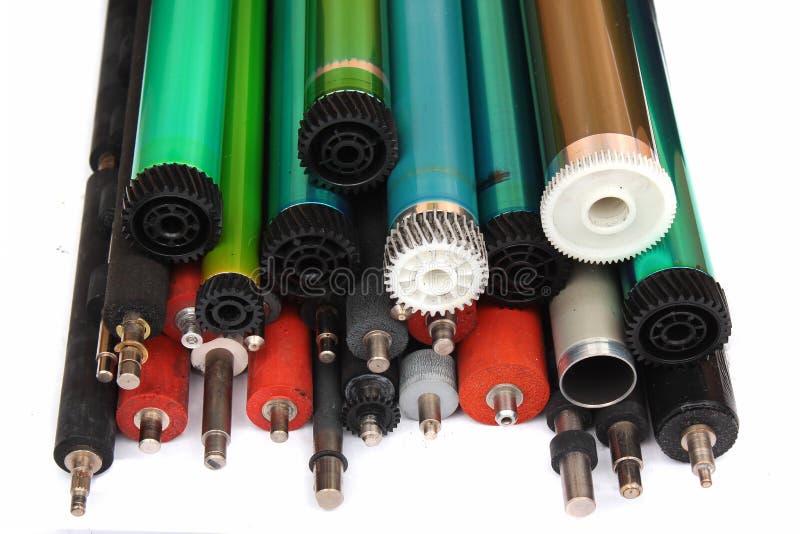 Delen van oude laserprinters Fotogevoelige trommels, rubber en metaalschachten en rollen stock fotografie Delen van oude laserprinters Fotogevoelige trommels, rubber en metaalschachten en rollen stock fotografie