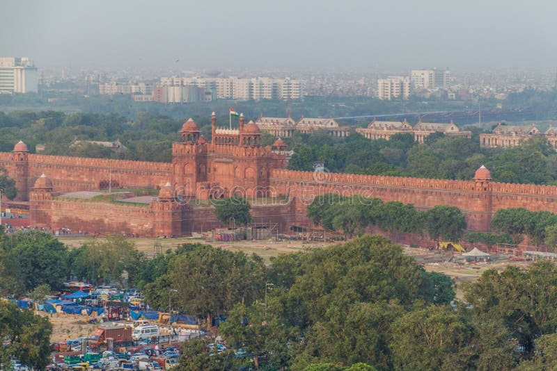 DELHI, INDIA - OKTOBER 22, 2016: Rood Fort in het centrum van Delhi, Indi stock foto DELHI, INDIA - OKTOBER 22, 2016: Rood Fort in het centrum van Delhi, Indi stock foto