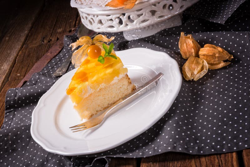 Delicious cakes with Physalis, fresh apples and cream