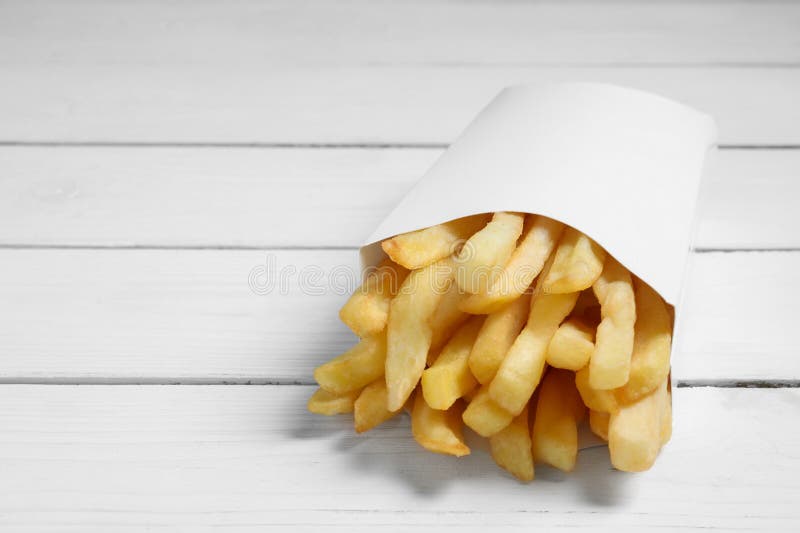 255 French Fries Paper Bag Isolated White Stock Photos - Free &  Royalty-Free Stock Photos from Dreamstime