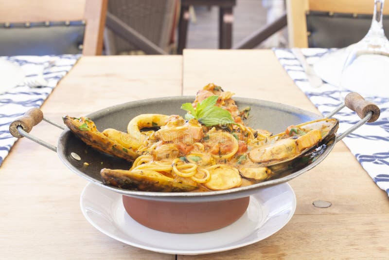 Delicious mix seafood pasta on wood royalty free stock photography Delicious mix seafood pasta on wood royalty free stock photography
