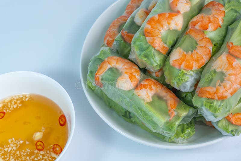 Delicious Vietnamese cuisine, Goi Cuon salad shrimp rolls