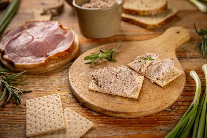 Delizioso pate di prosciutto fatto in casa immagine stock libera da diritti