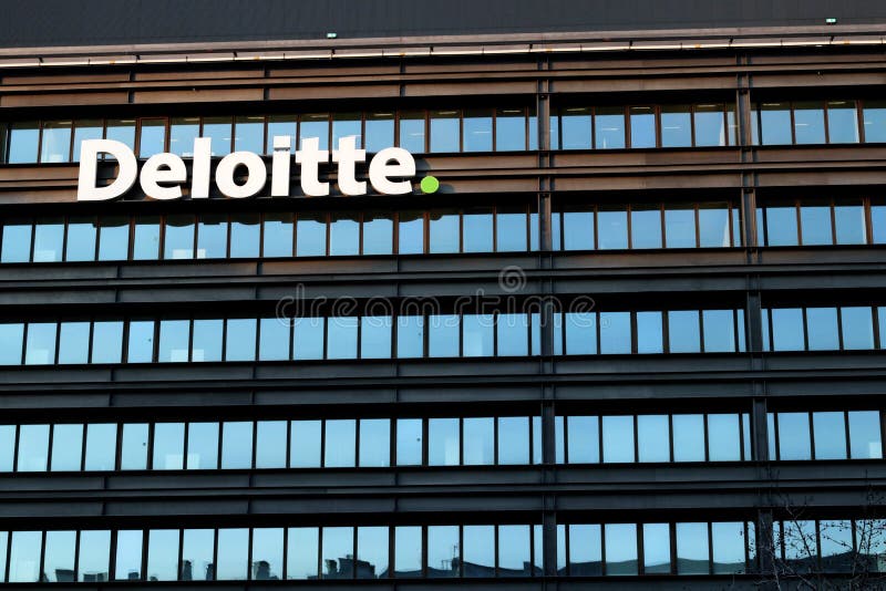Deloitte siège des Frances de Paris de Neuilly-sur-Seine images libres de droits Deloitte siège des Frances de Paris de Neuilly-sur-Seine images libres de droits