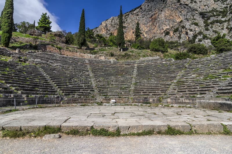 Delphi, Griekenland Het oude theater van Delphi in de archeologische plaats van Delphi stock afbeelding Delphi, Griekenland Het oude theater van Delphi in de archeologische plaats van Delphi stock afbeelding