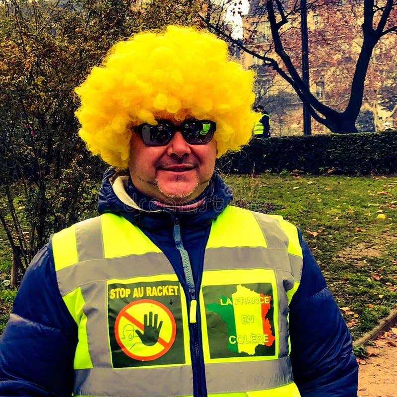 Demonstranten während eines Protestes in den gelben Westen lizenzfreie stockfotografie Demonstranten während eines Protestes in den gelben Westen lizenzfreie stockfotografie