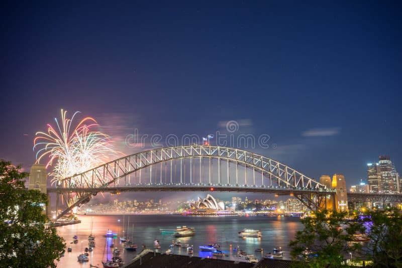 Demostración de Sydney New Year Eve Fireworks fotografía de archivo libre de regalías Demostración de Sydney New Year Eve Fireworks fotografía de archivo libre de regalías