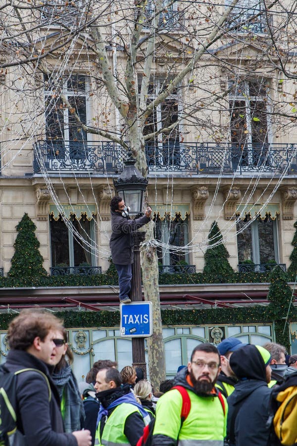 Demostración de ‘Gilets Jaunes en París, Francia foto de archivo Demostración de ‘Gilets Jaunes en París, Francia foto de archivo