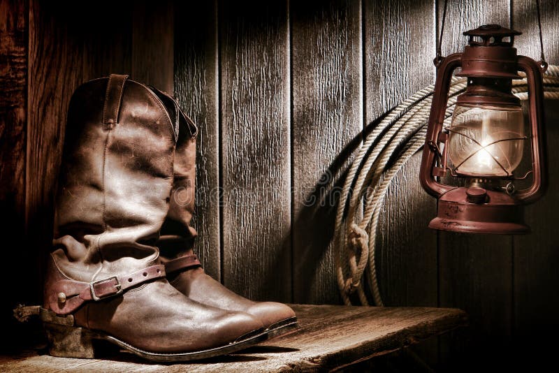 den amerikanska ladugården startar gammala den västra ranchrodeoen för cowboyen arkivfoto den amerikanska ladugården startar gammala den västra ranchrodeoen för cowboyen arkivfoto