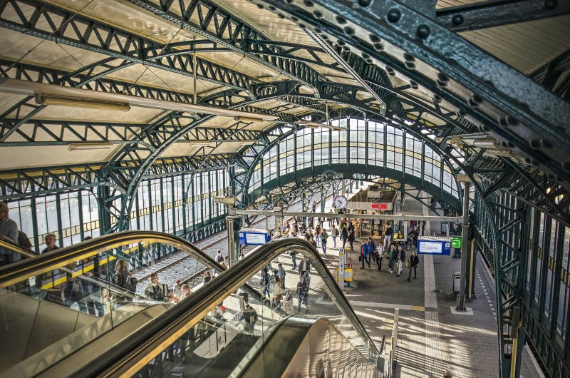 Station Zuid Den Bosch Den Bosch railway station editorial stock image. Image of platforms