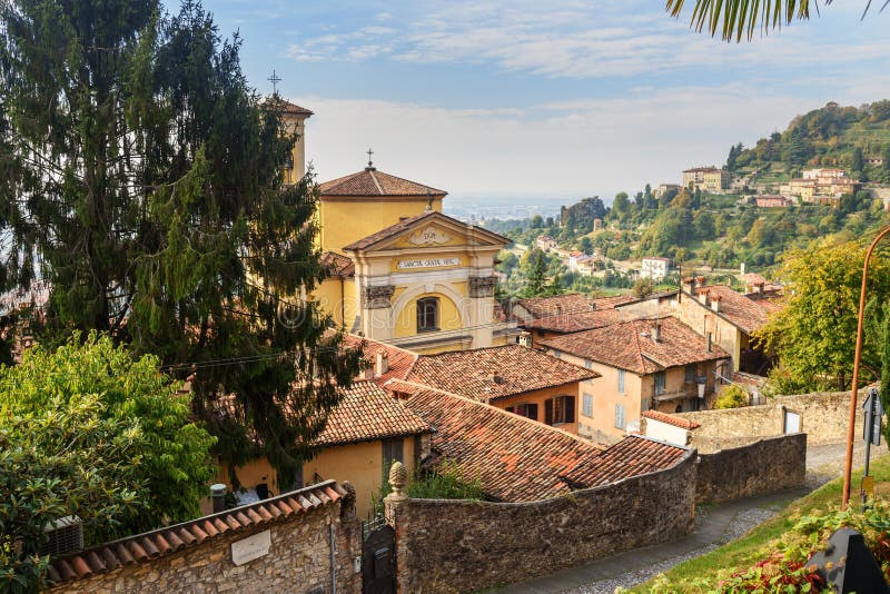 Den Chiesa dien Santa Grata inter-Vites är kyrklig i Bergamo italy arkivbilder Den Chiesa dien Santa Grata inter-Vites är kyrklig i Bergamo italy arkivbilder