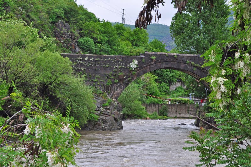 Den gamla bron i Alaverdi, Armenien royaltyfria bilder Den gamla bron i Alaverdi, Armenien royaltyfria bilder