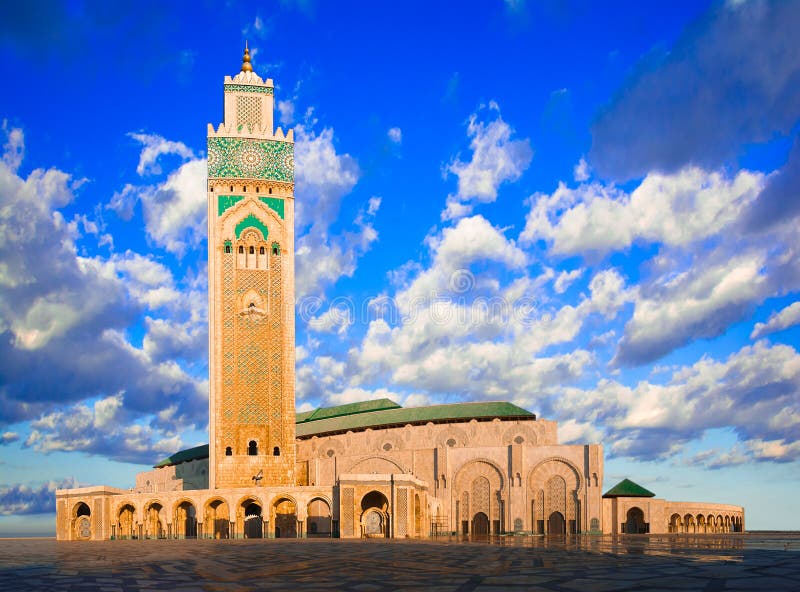 Den Hassan II moskén, Casablanca, Marocko: Ottasikt av arkivbilder Den Hassan II moskén, Casablanca, Marocko: Ottasikt av arkivbilder