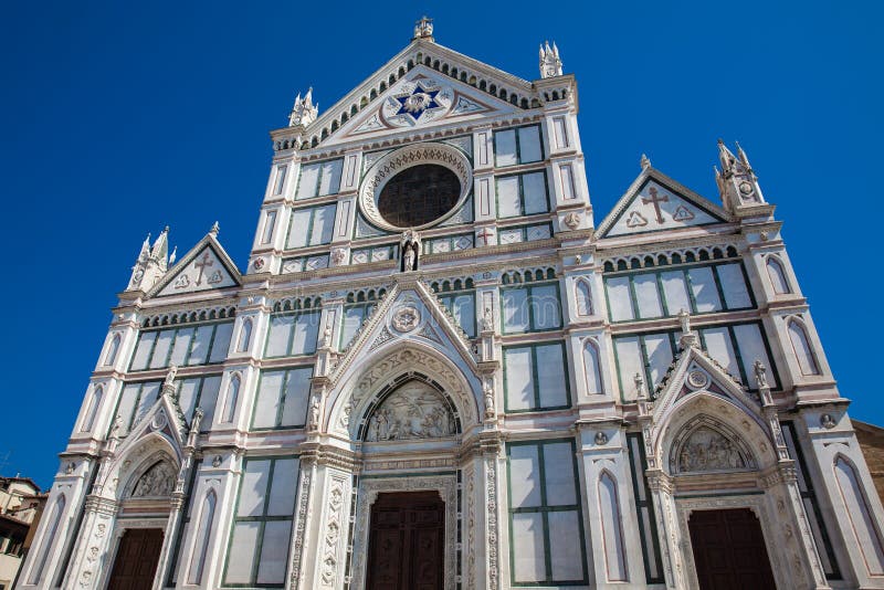 Den härliga basilikan av det heliga korset i Florence arkivbild Den härliga basilikan av det heliga korset i Florence arkivbild