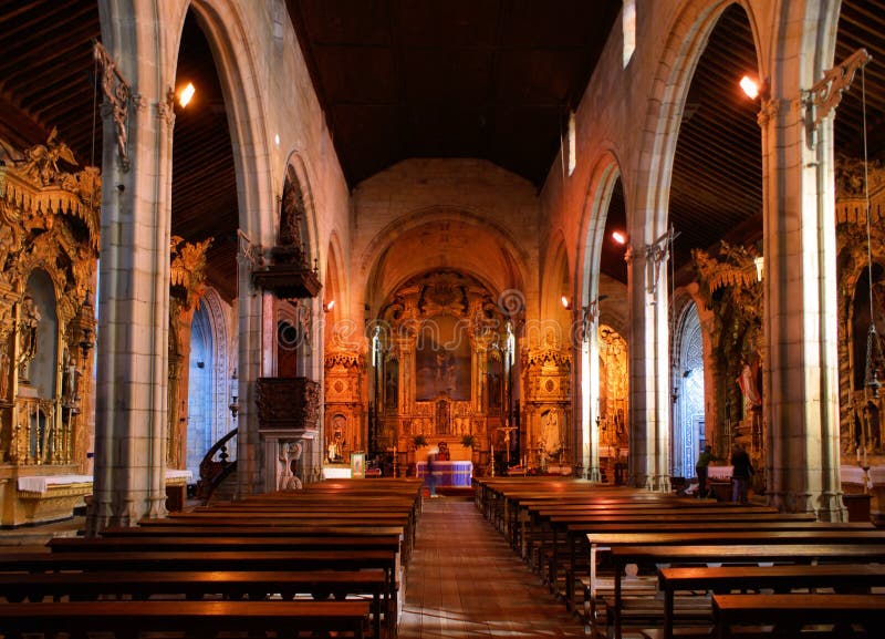Den inre Matriz kyrkan av Vila gör Conde royaltyfria bilder Den inre Matriz kyrkan av Vila gör Conde royaltyfria bilder