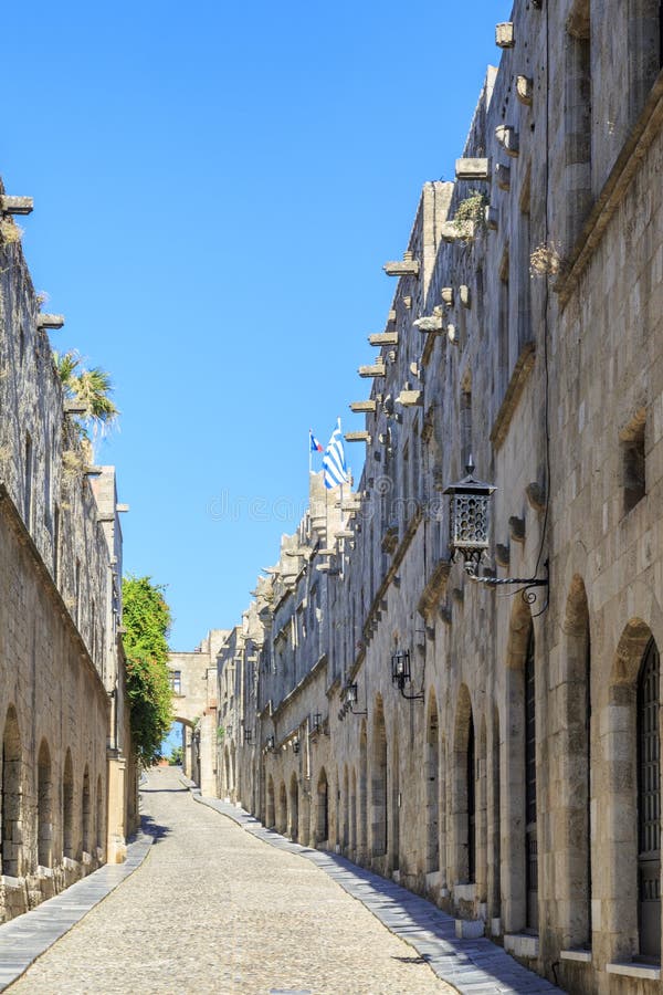 Den Ippoton gatagatan av riddare beskådar hdr i Rhodes den gamla staden, Dodecanese royaltyfri foto Den Ippoton gatagatan av riddare beskådar hdr i Rhodes den gamla staden, Dodecanese royaltyfri foto