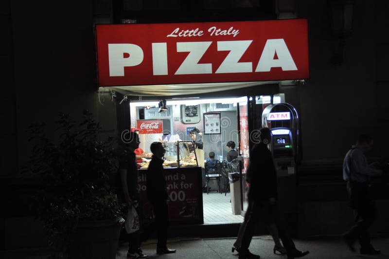 Den lilla Italien pizzarestaurangen i New York City fotografering för bildbyråer Den lilla Italien pizzarestaurangen i New York City fotografering för bildbyråer