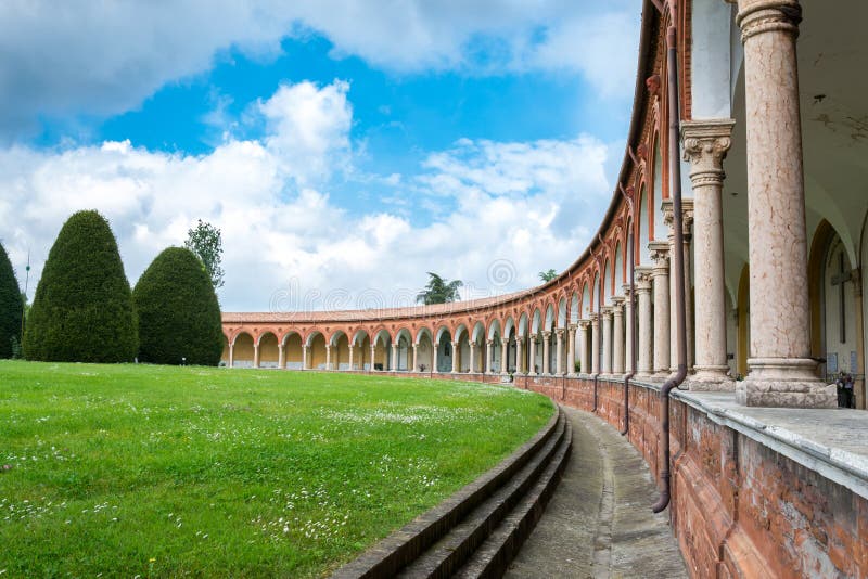 Den monumentala kyrkogården av den Ferrara staden arkivbild Den monumentala kyrkogården av den Ferrara staden arkivbild