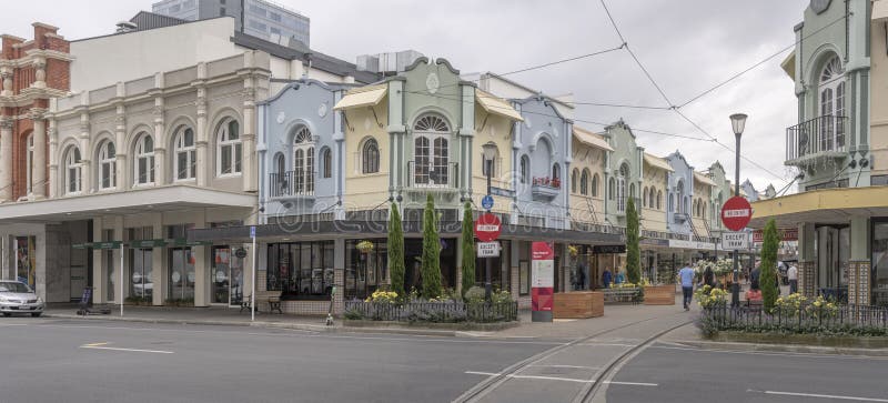 Den nya gamla gatufotgängarprestationen efter jordbävningen, ny helgkyrka ny zealand arkivfoton