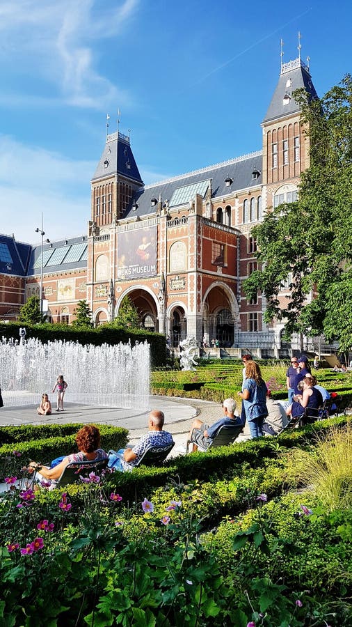 Den Rijksmuseum trädgården, Amsterdam fotografering för bildbyråer Den Rijksmuseum trädgården, Amsterdam fotografering för bildbyråer