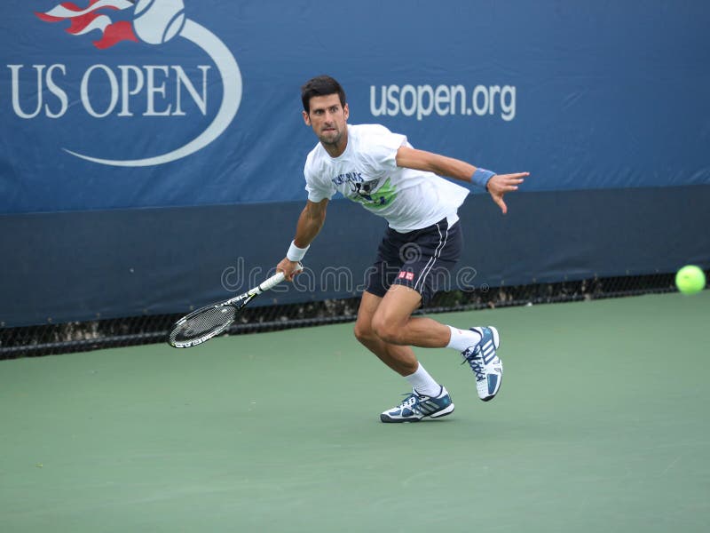 Den storslagna slamen för tolv gånger öva mästaren Novak Djokovic av Serbien för för US Open 2016 fotografering för bildbyråer